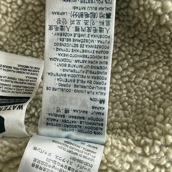 Levi's Light Blue Denim Jacket with Cream Lining - Picture 8 of 9